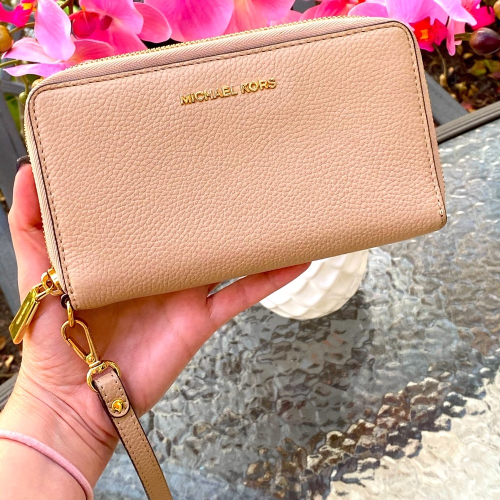 Michael Kors Light Pink Leather Wallet Wristlet - Picture 14 of 15